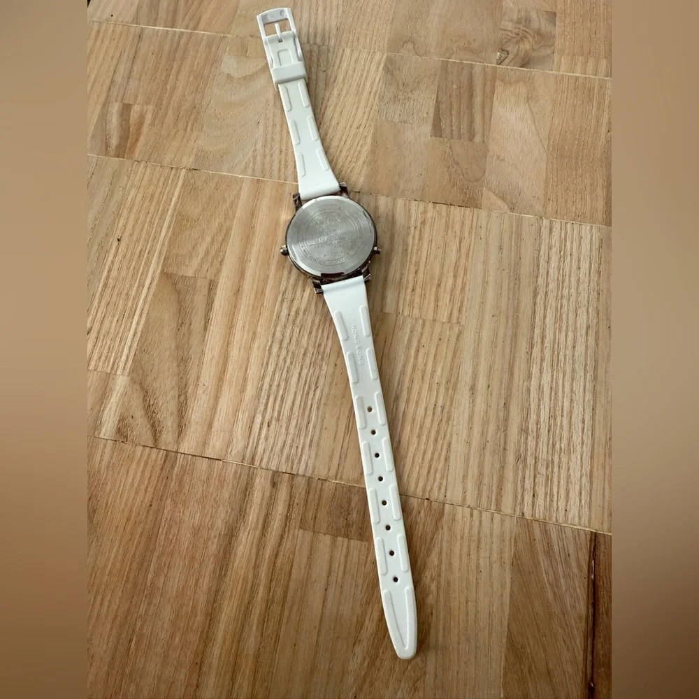 Timex ladies silver tone and white watch NEW BATTERY